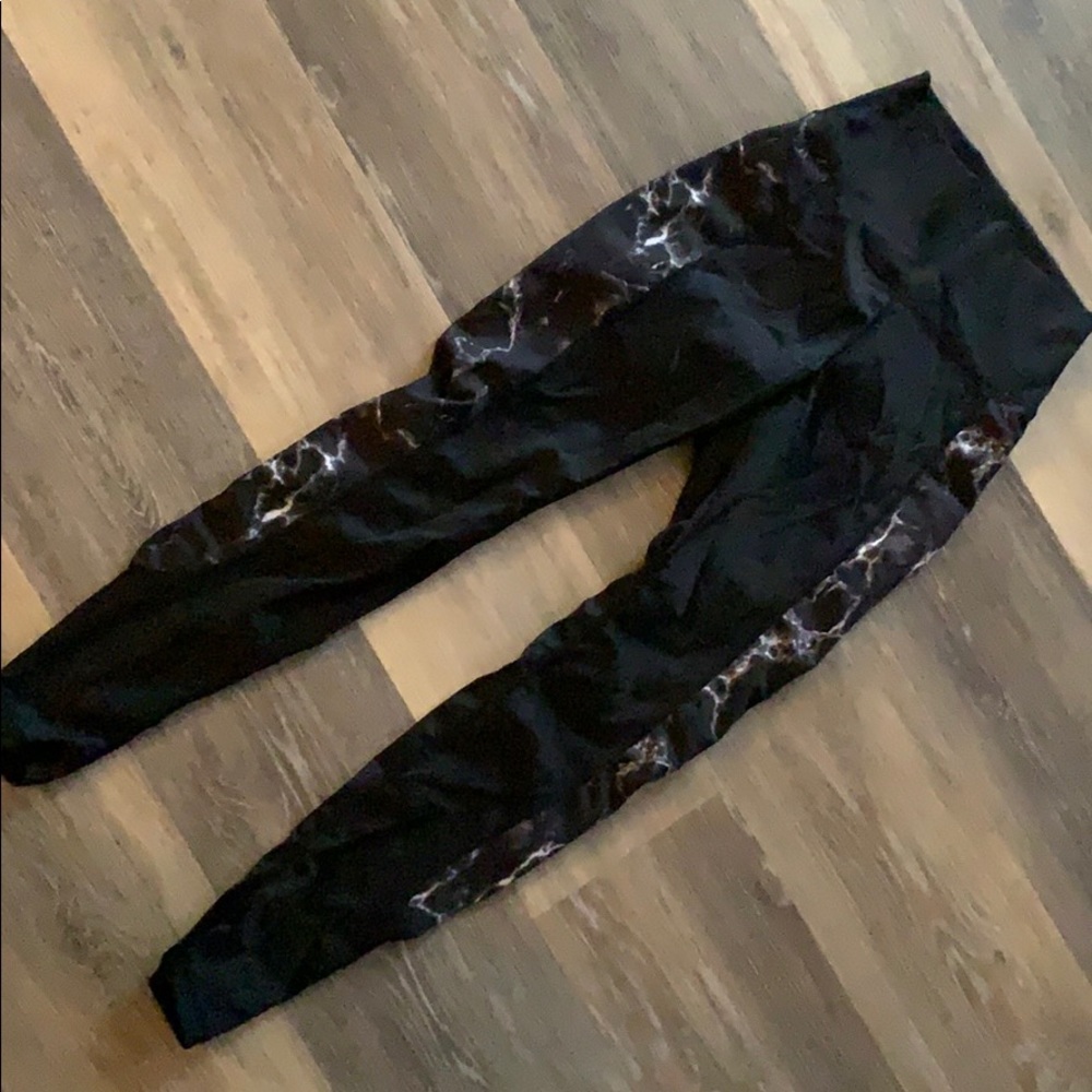 BUFF BUNNY Lightening Leggings